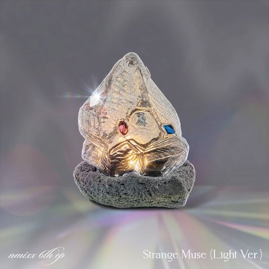 [Pre-Order] NMIXX 6TH MINI ALBUM [Strange Muse] Light Ver_LIMITED